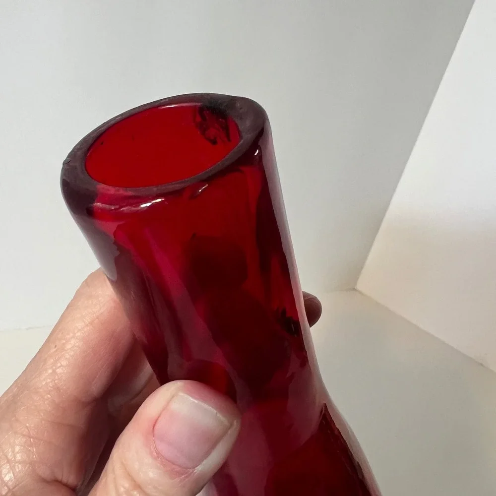 Red Hand Blown Art Glass Vase Long Neck Swirl Pattern Agate Style Decor 12